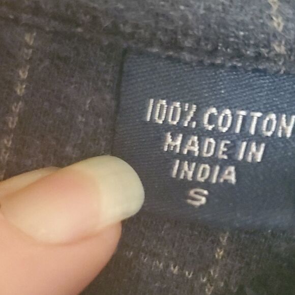 Men's Collared three button light sweater - Picture 4 of 6